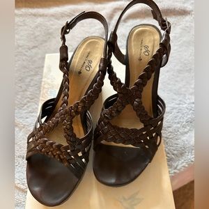 So wear it declare it black chunky wedge sandals